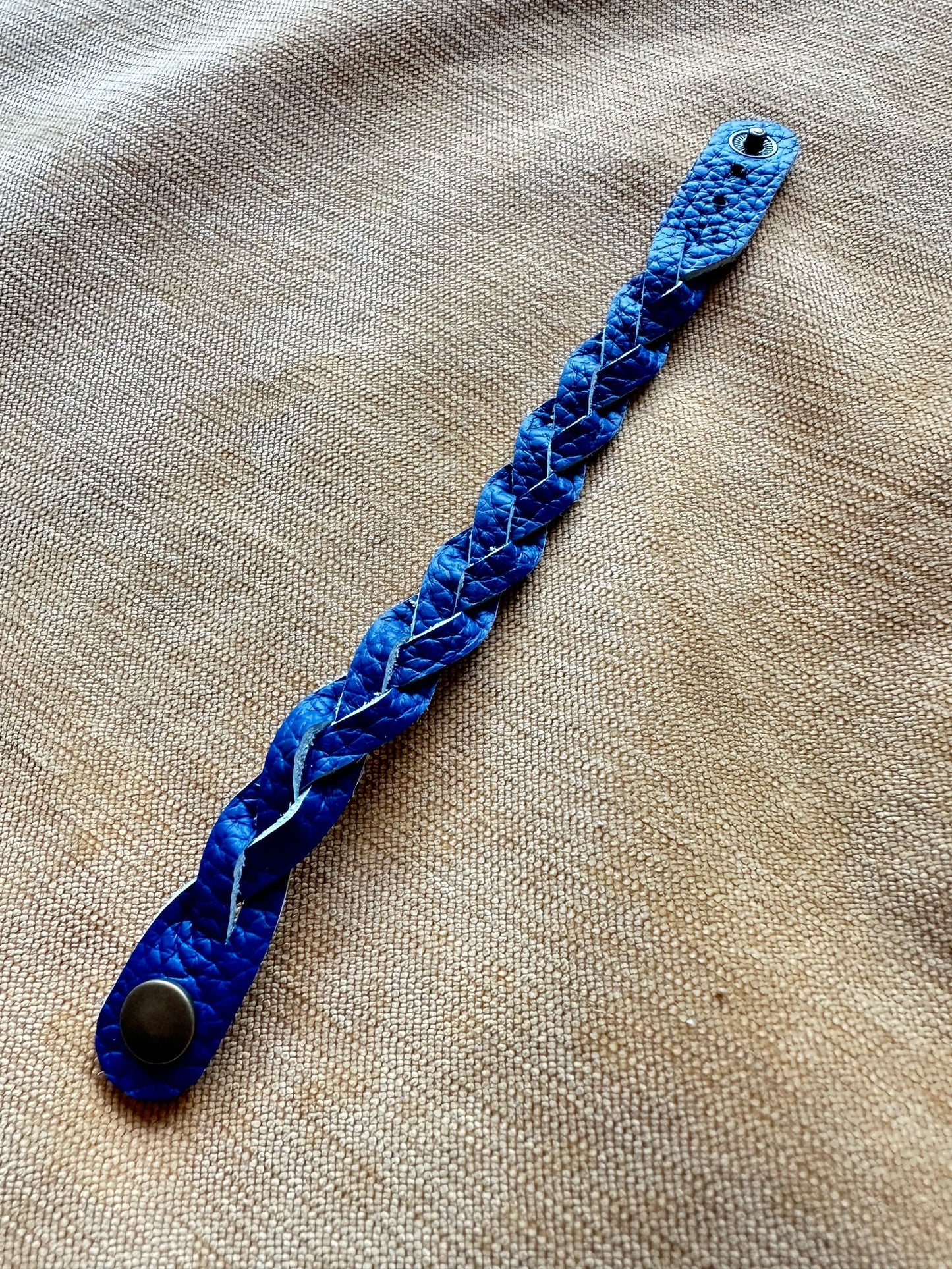 [GIVEAWAY] Leather Braided Bracelet Workshop